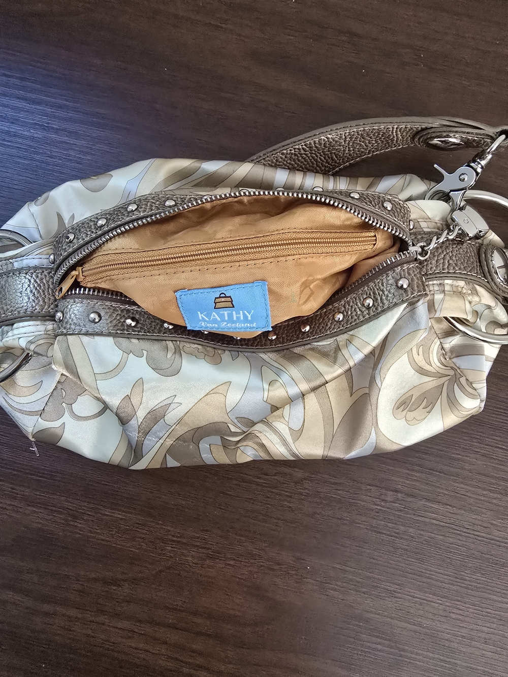 Kathy Van Zeeland Beige Cream Patterned Shoulder Bag with Metallic Trim - Picture 13 of 16